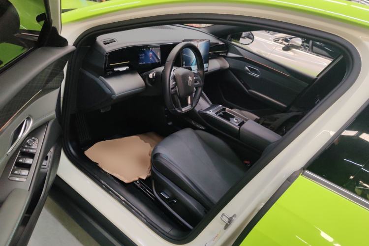 Used BYD Qin L 2025 EV 545KM Excellence Edition Interior 3