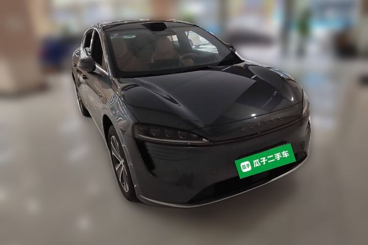 Used Hima Luxeed R7 2024 All-Electric 736 km Ultra Front Right 45 Deg