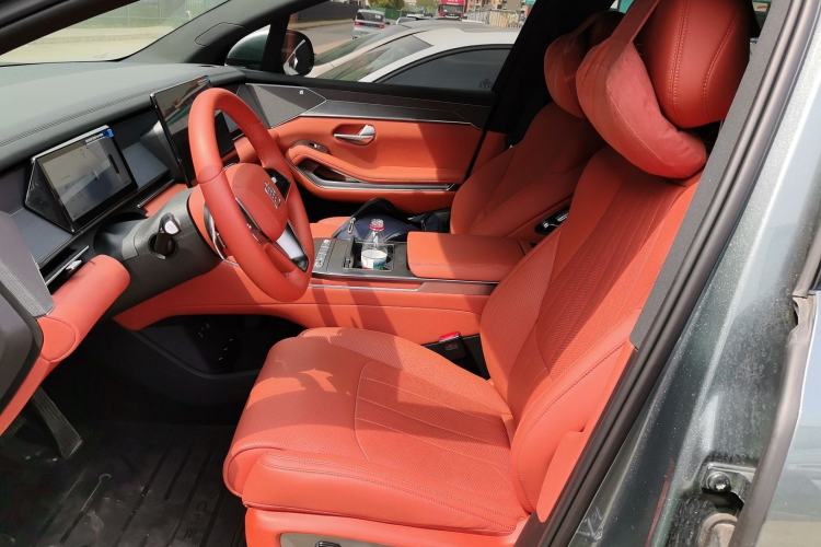 Used BYD Tang L 2025 DM 175KM Drone Player Edition Left Front Seat