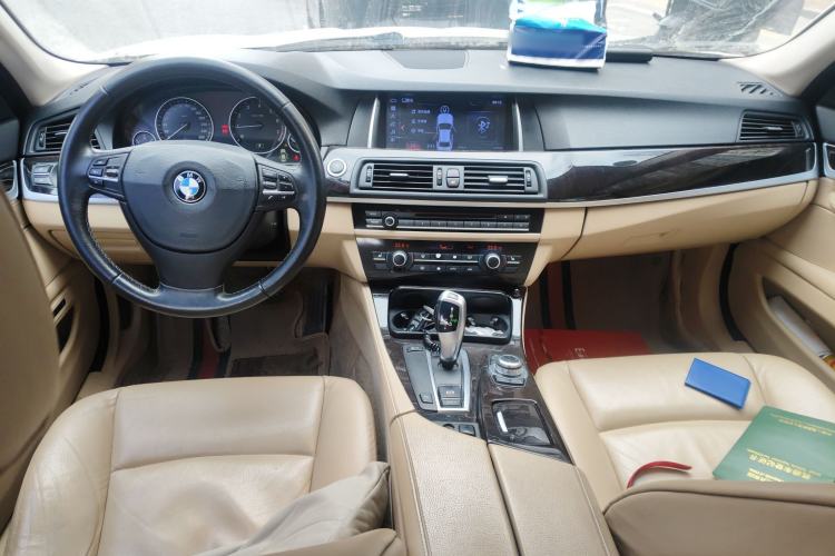 Used BMW 5 Series 2011 523Li Leading Model
