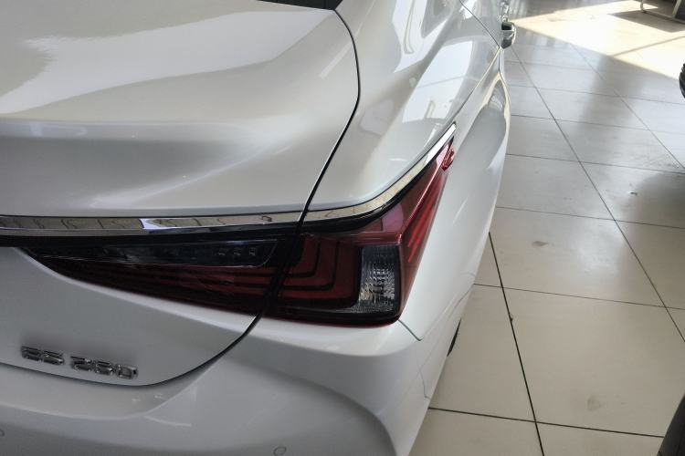 Used Lexus ES 2020 260 Excellence Edition Exterior 3