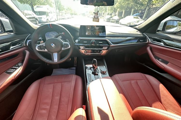 Used BMW 5 Series 2019 Facelifted 530Li Leading Edition M Sport Package