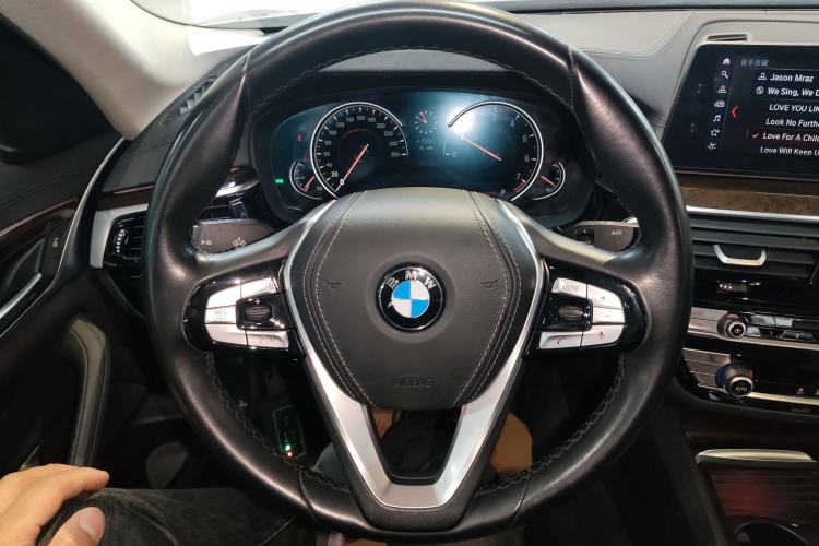 Used BMW 5 Series 2018 525Li Luxury Package
