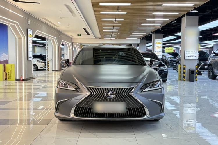 Used Lexus ES 2020 300h Premier Edition Exterior 5