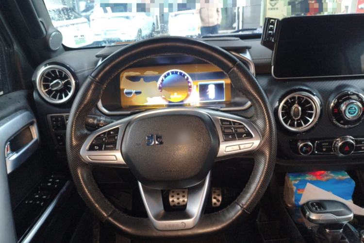 Used BAIC Off-Road BJ40 2023 2.0T Automatic Four-Wheel Drive Ring of the Tower Champion Edition Steering Wheel