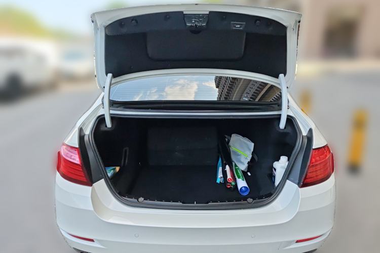 Used BMW 5 Series 2017 525Li Leading Model