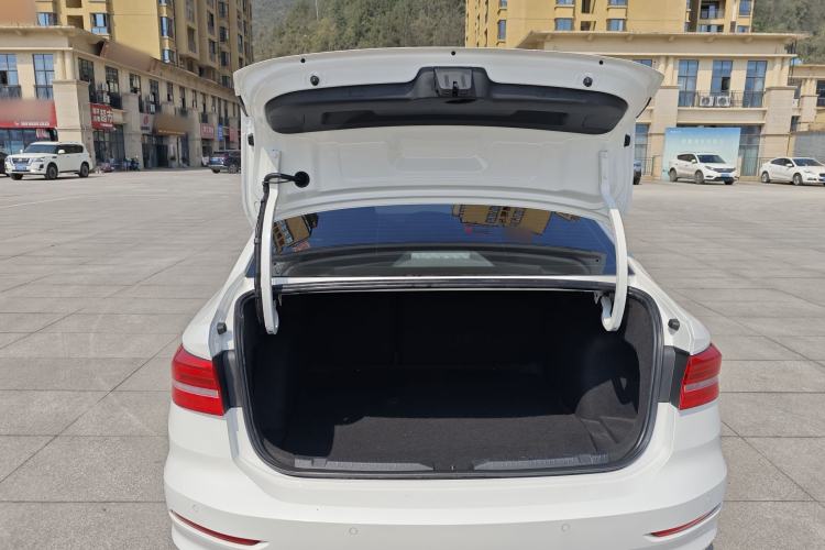 Used Volkswagen Lavida 2021 1.5L Automatic Comfort Edition
