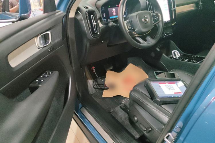 Used Volvo XC40 2024 B4 4x4 Smart Luxury Edition
