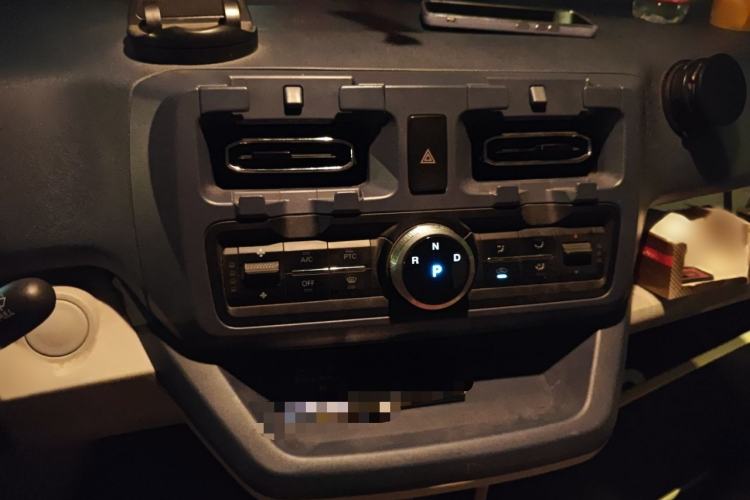 Used SRM New Energy E3L 2024 Standard 6-Seater Bus
