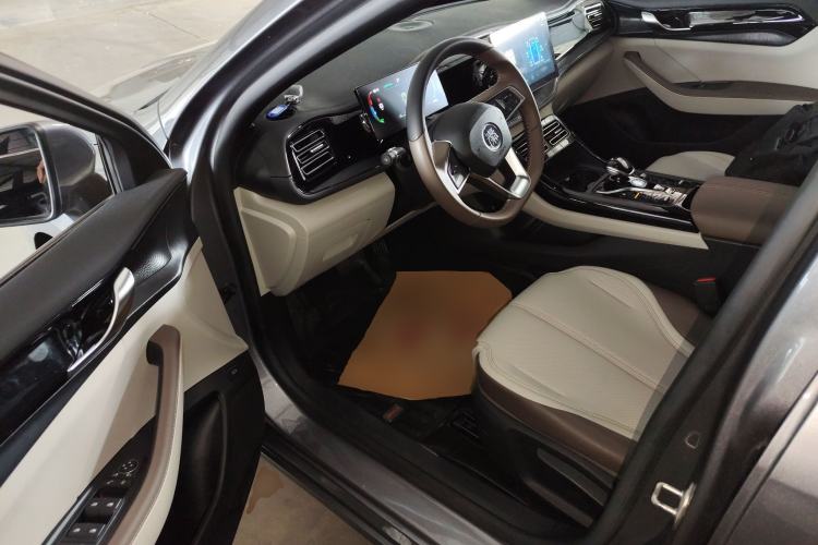 Used BYD Qin PLUS 2024 HONOR Edition DM-i 55KM Leading Model
