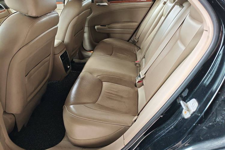 Used Chrysler 300C 2013 3.6L Luxury Edition