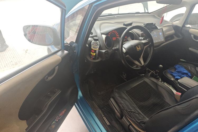 Used Honda Fit 2011 1.3L manual Comfort version
