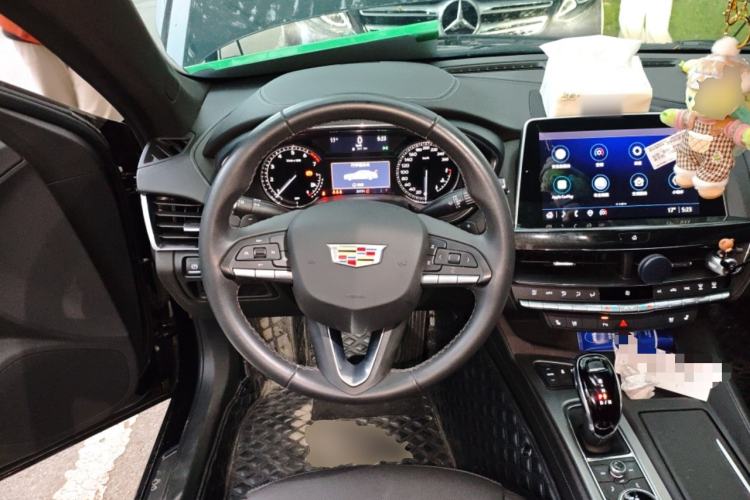 Used Cadillac CT5 2022 28T Luxury Edition Steering Wheel