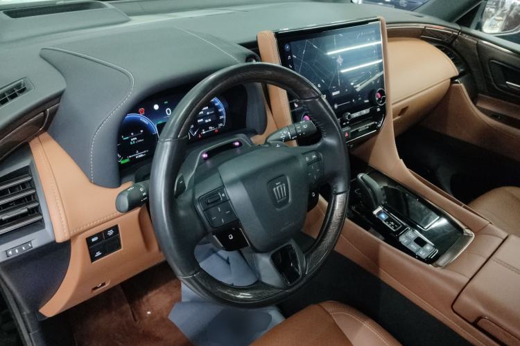 Used Toyota Vellfire 2024 Crown Dual-Engine 2.5L Supreme Executive Edition
