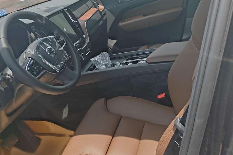 Used Volvo XC60 2025 B5 Four-Wheel Drive Smart & Advanced Luxury Edition