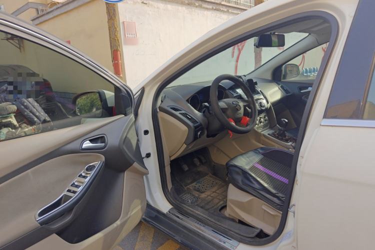 Used Ford Focus 2012 Sedan 1.6L Manual Comfort Model