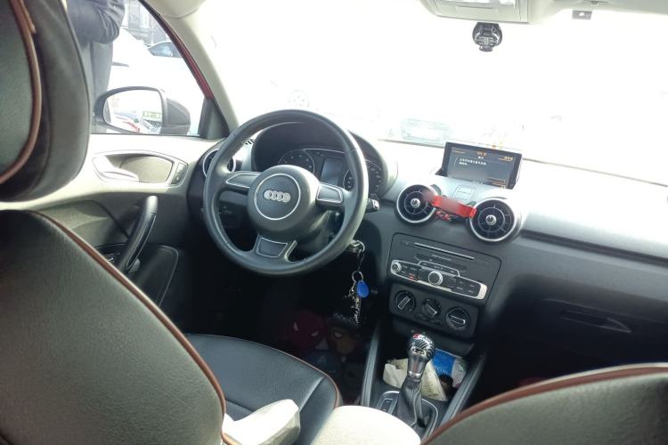 Used Audi A1 2016 30 TFSI Sportback Design Fashion Edition Steering Wheel