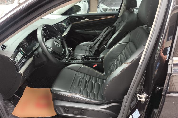 Used Volkswagen Passat 2020 330TSI Elite Edition China VI Left Front Seat