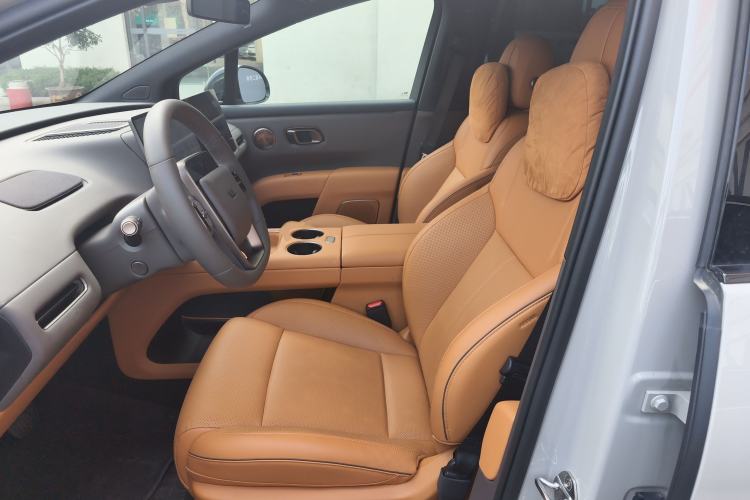 Used Li Auto i8 2025 Model Standard Version Left Front Seat
