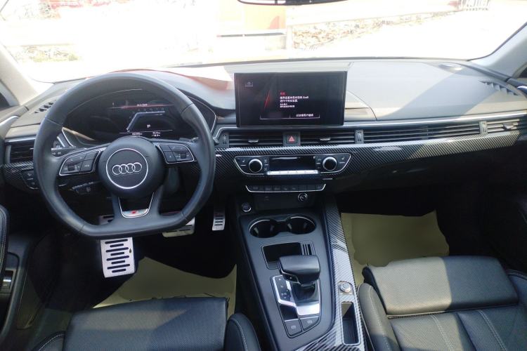 Used Audi A4L 2022 40 TFSI Luxury Dynamic Model Center Console