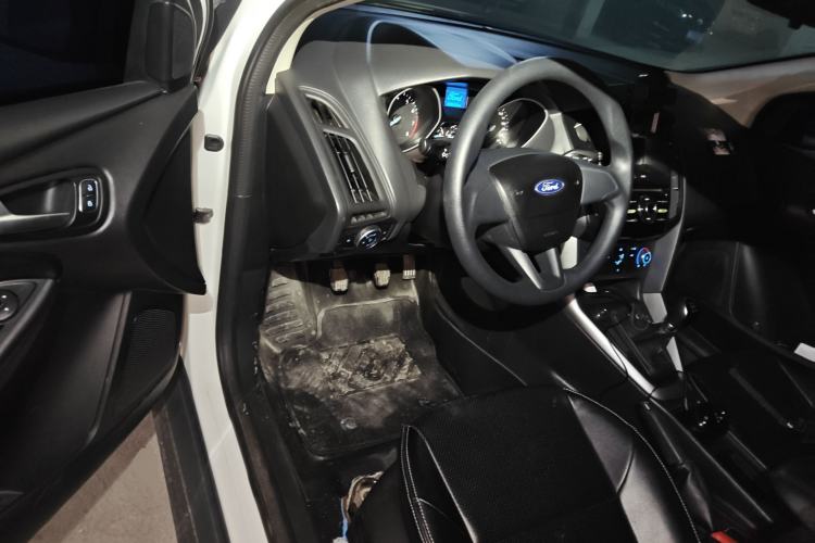 Used Ford Focus 2017 Hatchback 1.6L Manual Comfort Plus SmartDrive Edition
