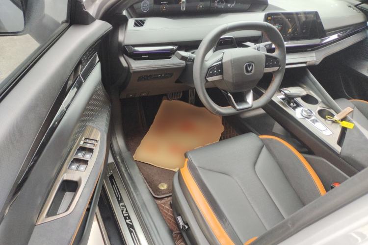 Used Changan UNI-V 2023 2.0T Leading-Speed Edition
