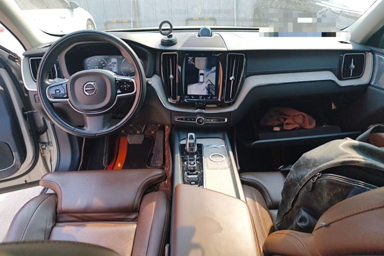 Used Volvo XC60 New Energy 2019 T8 E-Drive Hybrid Prestige Luxury Version China V Standard Center Console