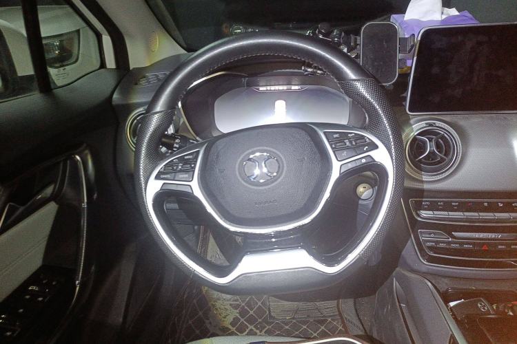 Used BAIC Beijing EU5 2018 R550 Smart Trend Edition
