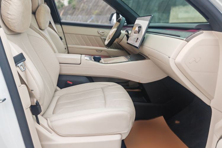 Used ONVO Luxeed L90 2025 Model—Max Six-Seater Version