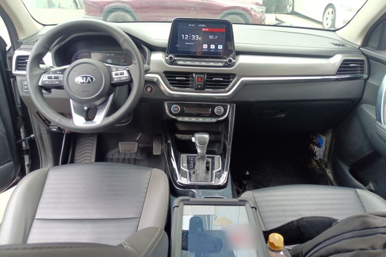 Used Kia Sportage R 2019 2.0L Automatic Smart Luxury Edition Center Console