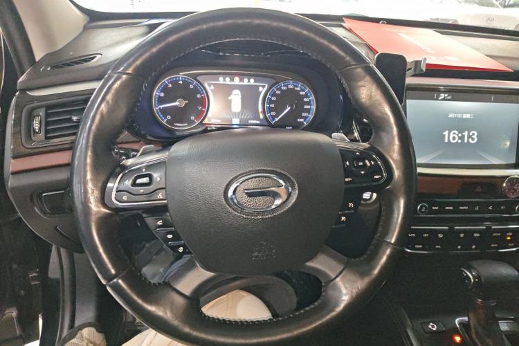 Used GAC Trumpchi GS8 2017 320T Two-Wheel Drive Luxury Smart Connectivity Version (7 Seats)
