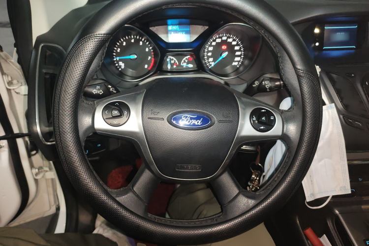 Used Ford Focus 2012 Sedan 1.6L Automatic Fashion Edition