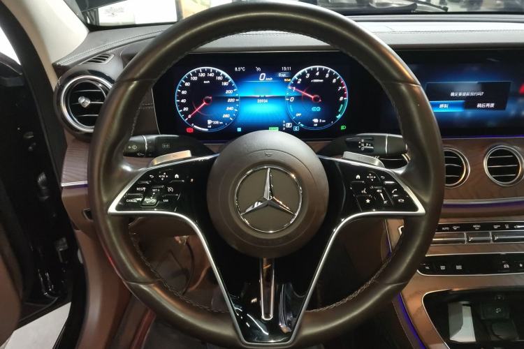 Used Mercedes-Benz E-Class New Energy 2023 E 350 e L Plug-in Hybrid Sedan
