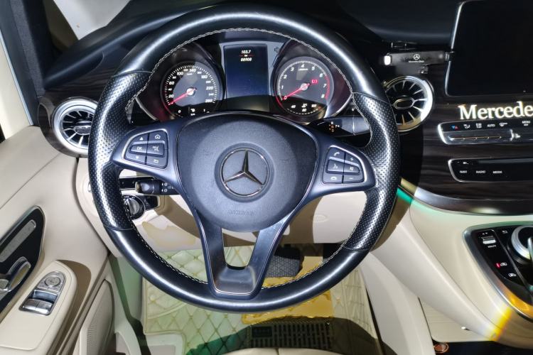 Used Mercedes-Benz V-Class 2016 V 260 Avantgarde Edition
