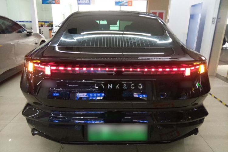 Used Lynk & Co Z10 2025 71 kWh 602 km Range Rear-Wheel Drive Pro
