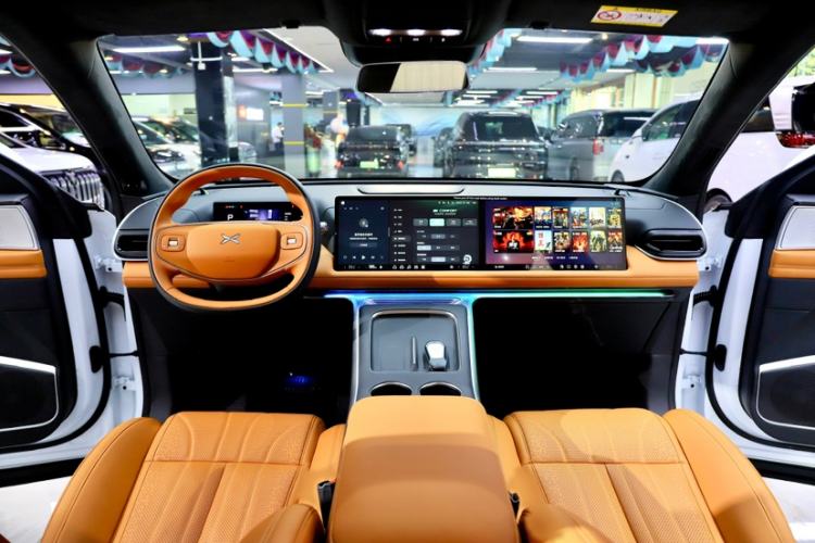 Used XPeng G9 2025 625 Long-Range Max Interior 11