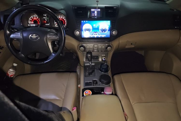 Used Toyota Highlander 2009 2.7L Two-Wheel Drive 7-Seater Luxury Navigation Edition
