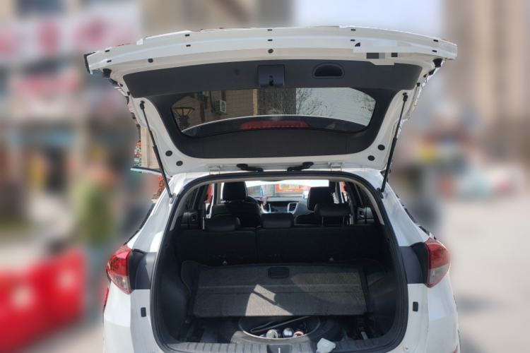 Used Hyundai Tucson 2015 1.6T Dual-Clutch Two-Wheel-Drive Smart Model Trunk