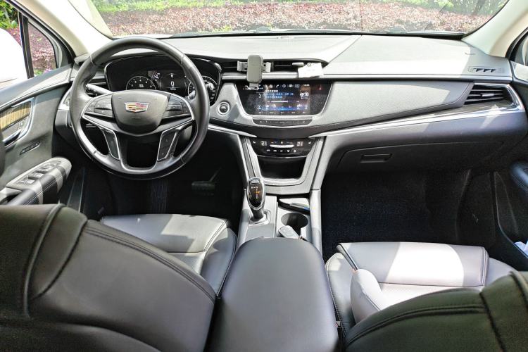 Used Cadillac XT5 2018 25T Luxury Model