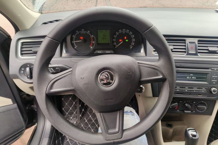 Used Skoda Rapid 2015 1.6L Automatic Smart Selection Model