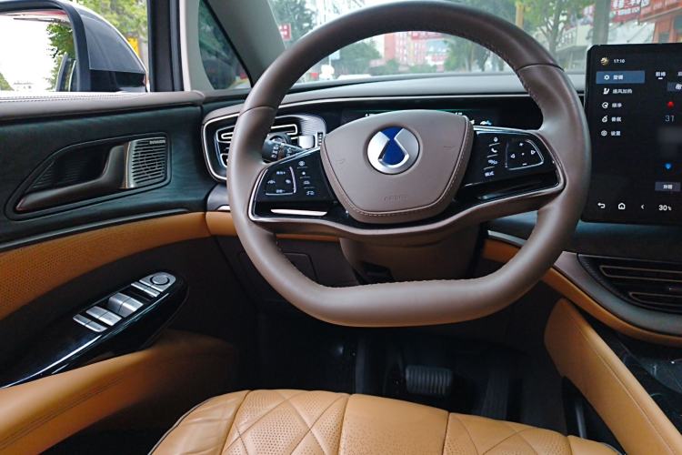 Used Denza D9 2022 DM-i 1040 Prestige Model