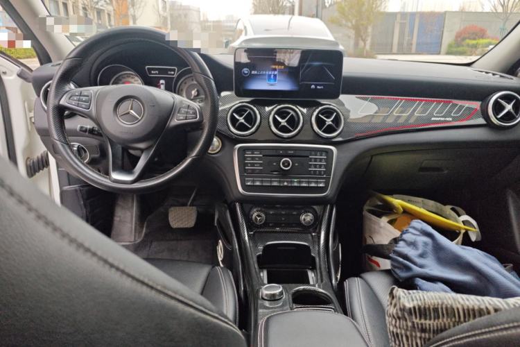 Used Mercedes-Benz GLA 2016 GLA 220 4MATIC Fashion Edition Center Console