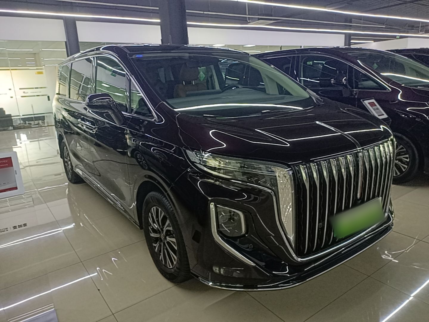 Hongqi HQ9 PHEV 2024 2.0T Four-Wheel Drive Business Edition — снимка 3