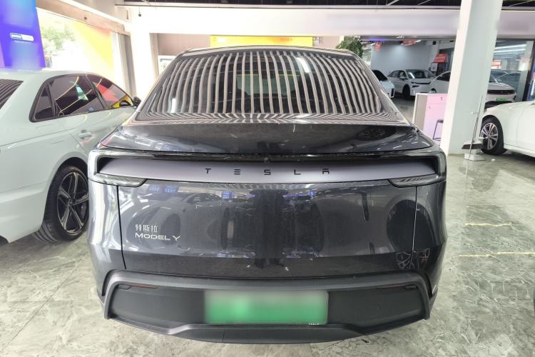 Used Tesla Model Y 2025 Rear-Wheel-Drive Version
