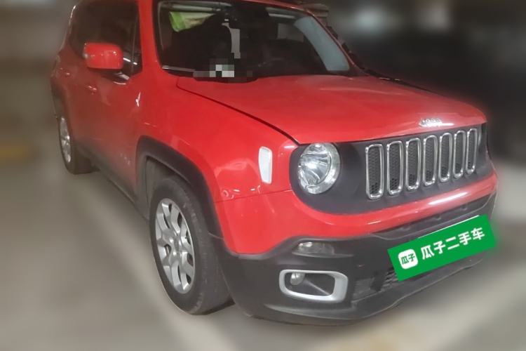 Used Jeep Renegade 2017 180T Automatic High-Energy Version Front Right 45 Deg
