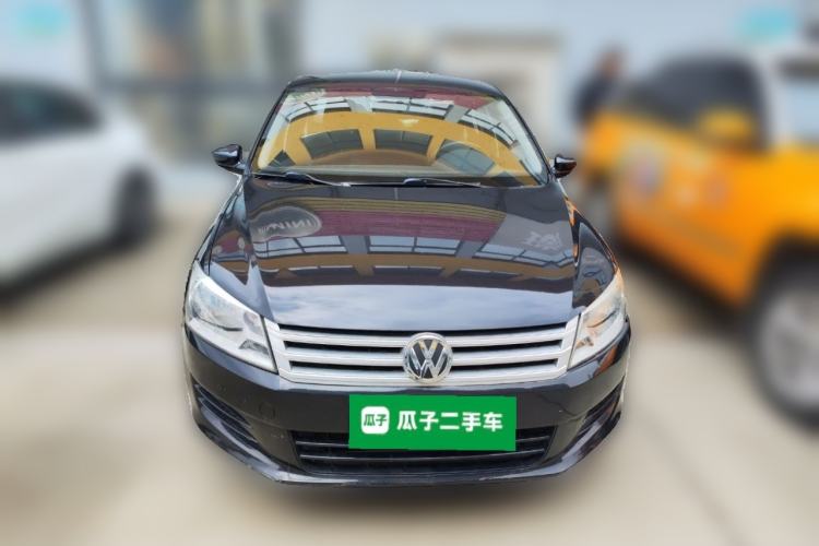 Used Volkswagen Santana 2013 1.6L Manual Fashion Edition Front