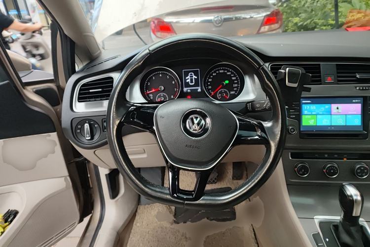 Used Volkswagen Golf 2015 1.6L Automatic Comfort Model Steering Wheel