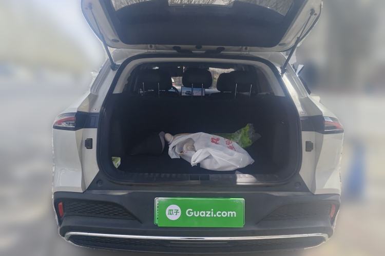 Used Baojun Yunhai 2024 140km Plug-in Hybrid Version Trunk
