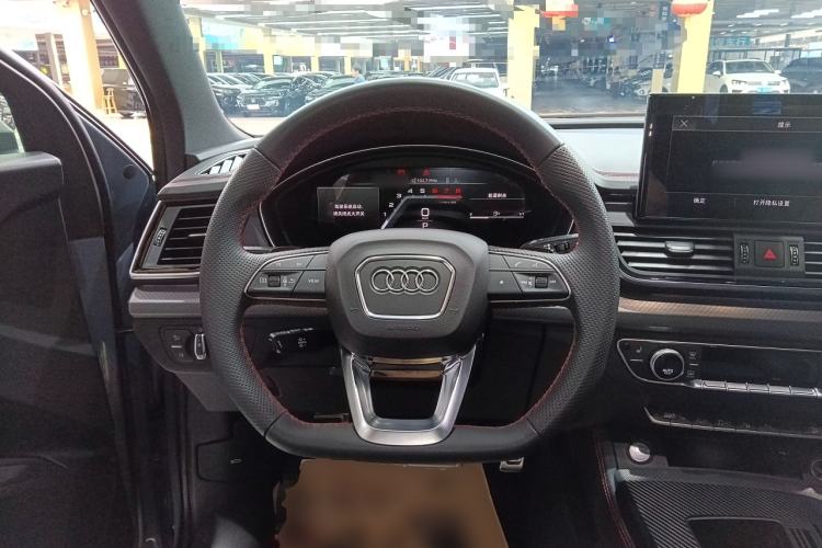 Used Audi Q5L Sportback 2022 40 TFSI RS Package Performance Model Steering Wheel