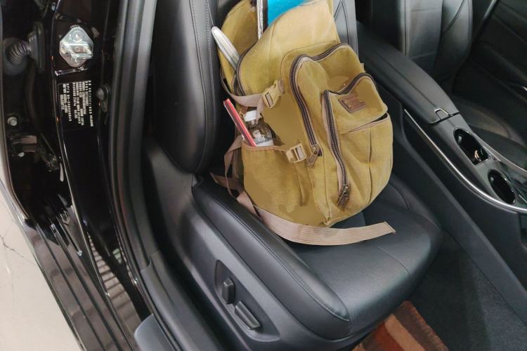 Used Toyota Avalon 2019 Dual-Engine 2.5L Luxury Edition China VI Standard
